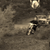 Арми выполняет трюк на мотоцикле на съемках "Агенты А.Н.К.Л." #2